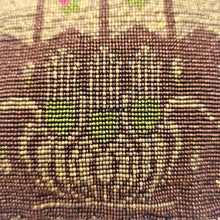 Charger l'image dans la galerie, Aumônière Art déco en perles de verre, années 1925-1935 Le Charme des Violettes - Brocante en ligne
