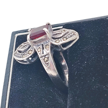 Charger l'image dans la galerie, Bague Art déco en argent, grenat et marcassites, vers 1925-1935 Le Charme des Violettes - Brocante en ligne
