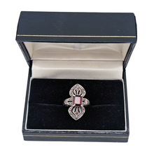 Charger l'image dans la galerie, Bague Art déco en argent, grenat et marcassites, vers 1925-1935 Le Charme des Violettes - Brocante en ligne

