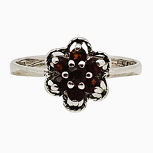 Charger l'image dans la galerie, Bague  anglaise en argent 925  – Marguerite de grenats facettés, Londres 1919 Le Charme des Violettes - Brocante en ligne

