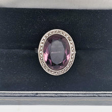 Charger l'image dans la galerie, Bague Art déco en argent, marcassites et cristal violet facetté – France, vers 1930-1950 Le Charme des Violettes - Brocante en ligne
