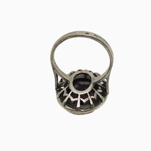 Charger l'image dans la galerie, Bague Art déco en argent, marcassites et cristal violet facetté – France, vers 1930-1950 Le Charme des Violettes - Brocante en ligne
