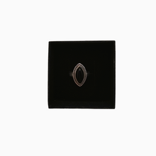Load image into Gallery viewer, Bague ancienne en argent 925 sertie d&#39;un onyx noir
