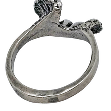 Load image into Gallery viewer, Bague corolle au design organique en argent 925, années 1970 Le Charme des Violettes - Brocante en ligne
