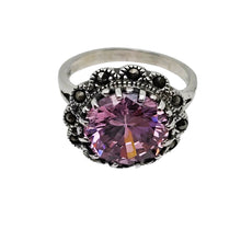 Charger l'image dans la galerie, Bague en argent 925, pierre rose facettée et marcassites – Style Art déco, fin XXè siècle Le Charme des Violettes - Brocante en ligne
