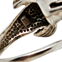 Charger l&#39;image dans la galerie, Bague vintage en forme de dauphin en argent 925, années 1970 Le Charme des Violettes - Brocante en ligne
