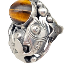 Charger l&#39;image dans la galerie, Niels Erik From. Bague Skønvirke fish en argent sterling et oeil de tigre, design danois, années 1950
