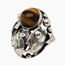 Charger l&#39;image dans la galerie, Niels Erik From. Bague Skønvirke fish en argent sterling et oeil de tigre, design danois, années 1950
