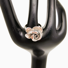 Load image into Gallery viewer, Old rose ring in 925 silver
