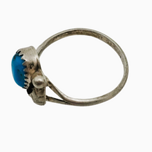 Load image into Gallery viewer, Old ring in 925 silver set with a turquoise
