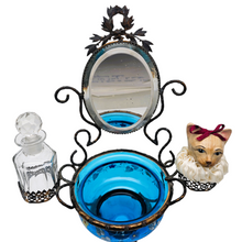 Charger l'image dans la galerie, Baguier Napoléon III revisité – miroir biseauté, verre turquoise émaillé, flacon en cristal, vers 1880-1900 Le Charme des Violettes - Brocante en ligne
