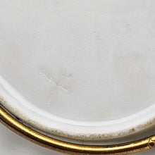 Charger l'image dans la galerie, Baguier en porcelaine peinte à la main – Fleurs et laiton doré, fin XIXe siècle Le Charme des Violettes - Brocante en ligne
