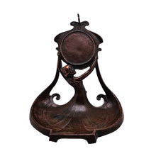 Charger l'image dans la galerie, Baguier porte-montre Art nouveau en bronze – Jeune femme, vers 1900 Le Charme des Violettes - Brocante en ligne
