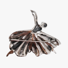 Load image into Gallery viewer, Frederick Massingham (attribuée à), Broche &quot;Ballerina&quot; en argent 925, modèle B-219, vers 1947
