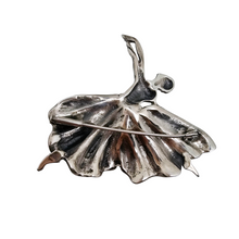 Load image into Gallery viewer, Frederick Massingham (attribuée à), Broche &quot;Ballerina&quot; en argent 925, modèle B-219, vers 1947
