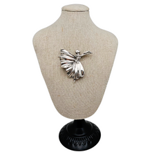 Load image into Gallery viewer, Frederick Massingham (attribuée à), Broche &quot;Ballerina&quot; en argent 925, modèle B-219, vers 1947

