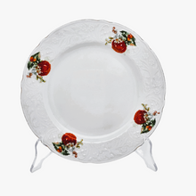 Load image into Gallery viewer, Bavaria, Schumann, Assiette en porcelaine vintage, décor de fraises, Années 1930-1940
