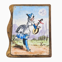 Charger l'image dans la galerie, Boîte à allumettes ancienne en laiton émaillé – Sérénade au clair de lune avec un petit chat, circa 1920-1930 Le Charme des Violettes - Brocante en ligne
