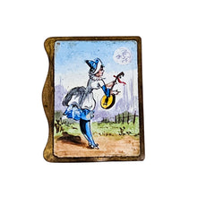 Charger l'image dans la galerie, Boîte à allumettes ancienne en laiton émaillé – Sérénade au clair de lune avec un petit chat, circa 1920-1930 Le Charme des Violettes - Brocante en ligne
