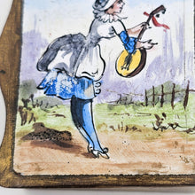 Charger l'image dans la galerie, Boîte à allumettes ancienne en laiton émaillé – Sérénade au clair de lune avec un petit chat, circa 1920-1930 Le Charme des Violettes - Brocante en ligne

