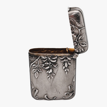 Afbeelding in Gallery-weergave laden, Boîte à allumettes Art nouveau en argent 800, intérieur en vermeil, vers 1900
