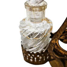 Charger l'image dans la galerie, Nécessaire de boudoir – boîte à bijoux, porte-montre et flacons – style Louis XVI, fin XIXe Le Charme des Violettes - Brocante en ligne
