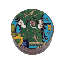 Charger l&#39;image dans la galerie, Petite boîte en émail cloisonné au décor de grues et paysage, milieu XXè Le Charme des Violettes - Brocante en ligne
