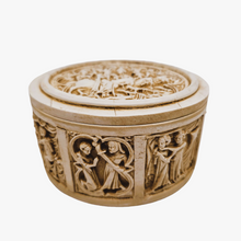 Afbeelding in Gallery-weergave laden, Vintage doos in middeleeuwse stijl in de geest van trouwdozen
