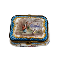 Charger l'image dans la galerie, Boîte précieuse en porcelaine peinte, fin XVIIIᵉ - début XIXᵉ siècle Le Charme des Violettes - Brocante en ligne
