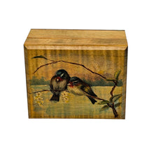 Load image into Gallery viewer, Ensemble de 4 petites boîtes en bois peintes à la main aux oiseaux, années 1970-1990 Le Charme des Violettes - Brocante en ligne
