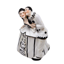 Charger l'image dans la galerie, Bonbonnière Art déco Pierrot &amp; Colombine en porcelaine, décor noir &amp; blanc, années 1925-1935 Le Charme des Violettes - Brocante en ligne
