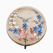 Load image into Gallery viewer, Bonbonnière ancienne en verre émaillé – Décor floral romantique – Début XXe siècle Le Charme des Violettes - Brocante en ligne
