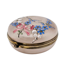 Load image into Gallery viewer, Bonbonnière ancienne en verre émaillé – Décor floral romantique – Début XXe siècle Le Charme des Violettes - Brocante en ligne
