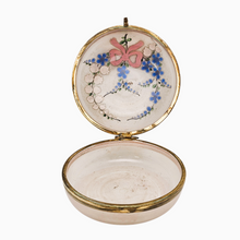 Load image into Gallery viewer, Bonbonnière ancienne en verre émaillé – Décor floral romantique – Début XXe siècle Le Charme des Violettes - Brocante en ligne
