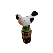 Charger l'image dans la galerie, Bouchon en porcelaine et liège – Oiseau, fin XIXè - début XXè Le Charme des Violettes - Brocante en ligne
