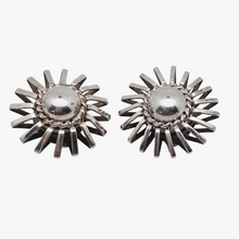 Charger l&#39;image dans la galerie, POGGI Paris, Boucles d’oreilles Space Age en métal argenté, années 1970
