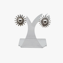 Charger l&#39;image dans la galerie, POGGI Paris, Boucles d’oreilles Space Age en métal argenté, années 1970
