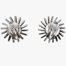 Charger l&#39;image dans la galerie, POGGI Paris, Boucles d’oreilles Space Age en métal argenté, années 1970
