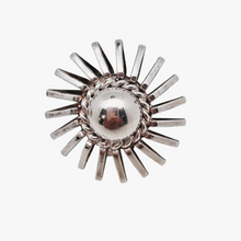 Charger l&#39;image dans la galerie, POGGI Paris, Boucles d’oreilles Space Age en métal argenté, années 1970
