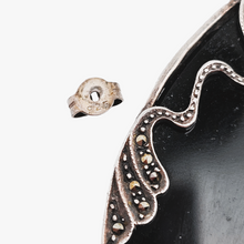 Charger l&#39;image dans la galerie, Boucles d&#39;oreilles Art déco en forme de goutte en argent 925, onyx noir et marcassites, années 1920-1930
