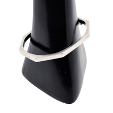 Charger l'image dans la galerie, Bracelet jonc hexagonal en argent massif 925, années 1970-1990 Le Charme des Violettes - Brocante en ligne

