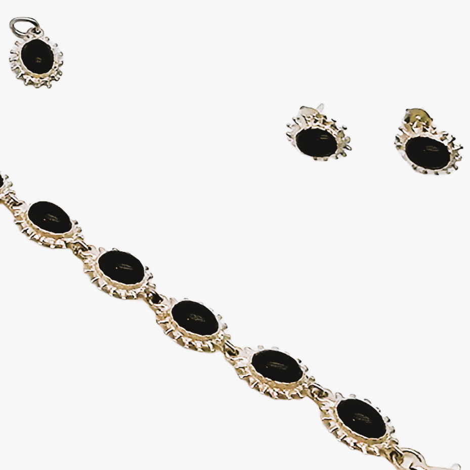 Boucles d'oreilles, bracelet et pendentif vintage en argent 925 sertis de cabochons ovales en onyx noir