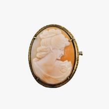 Afbeelding in Gallery-weergave laden, Broche-pendentif Camée coquille représentant une jeune femme dans une monture en vermeil, années 1920-1930
