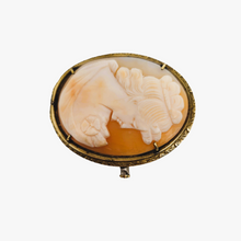 Load image into Gallery viewer, Shell cameo pendant brooch representing a young woman in a vermeil setting, 1920s-1930s
