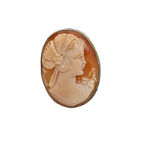 Afbeelding in Gallery-weergave laden, Broche-pendentif Camée  coquille représentant une jeune femme dans une monture en argent 800, début XXème siècle
