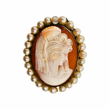 Afbeelding in Gallery-weergave laden, Broche-pendentif Camée  coquille entouré de perles représentant une jeune femme dans une monture en argent 800, début XXème
