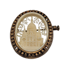 Load image into Gallery viewer, Broche ancienne en celluloïd – Sacré-Cœur de Montmartre – Souvenir de Paris, années 1920-1950 Le Charme des Violettes - Brocante en ligne
