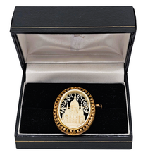 Load image into Gallery viewer, Broche ancienne en celluloïd – Sacré-Cœur de Montmartre – Souvenir de Paris, années 1920-1950 Le Charme des Violettes - Brocante en ligne
