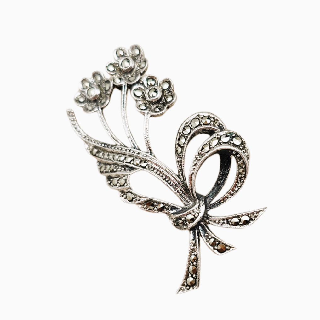 ELLDEE, Broche bouquet Art déco en argent 835 sertie de marcassites, années 1930