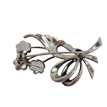 Load image into Gallery viewer, ELLDEE, Broche bouquet Art déco en argent 835 sertie de marcassites, années 1930
